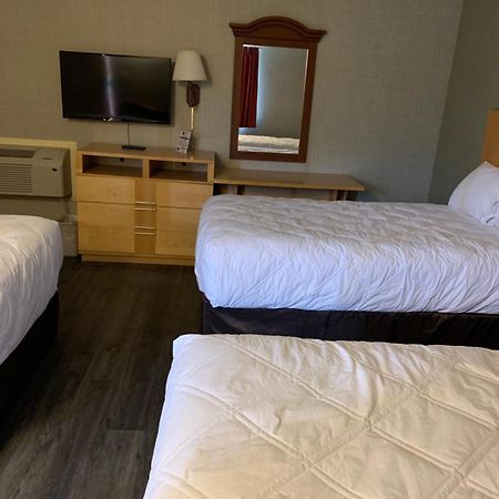 Newton Falls Falls Inn מראה חיצוני תמונה
