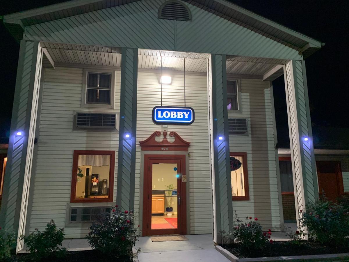 Newton Falls Falls Inn מראה חיצוני תמונה