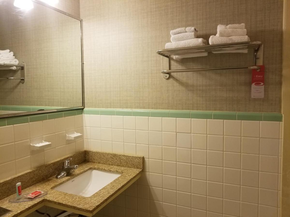 Newton Falls Falls Inn מראה חיצוני תמונה