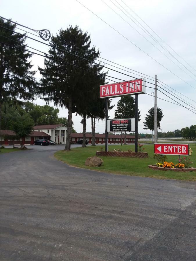 Newton Falls Falls Inn מראה חיצוני תמונה