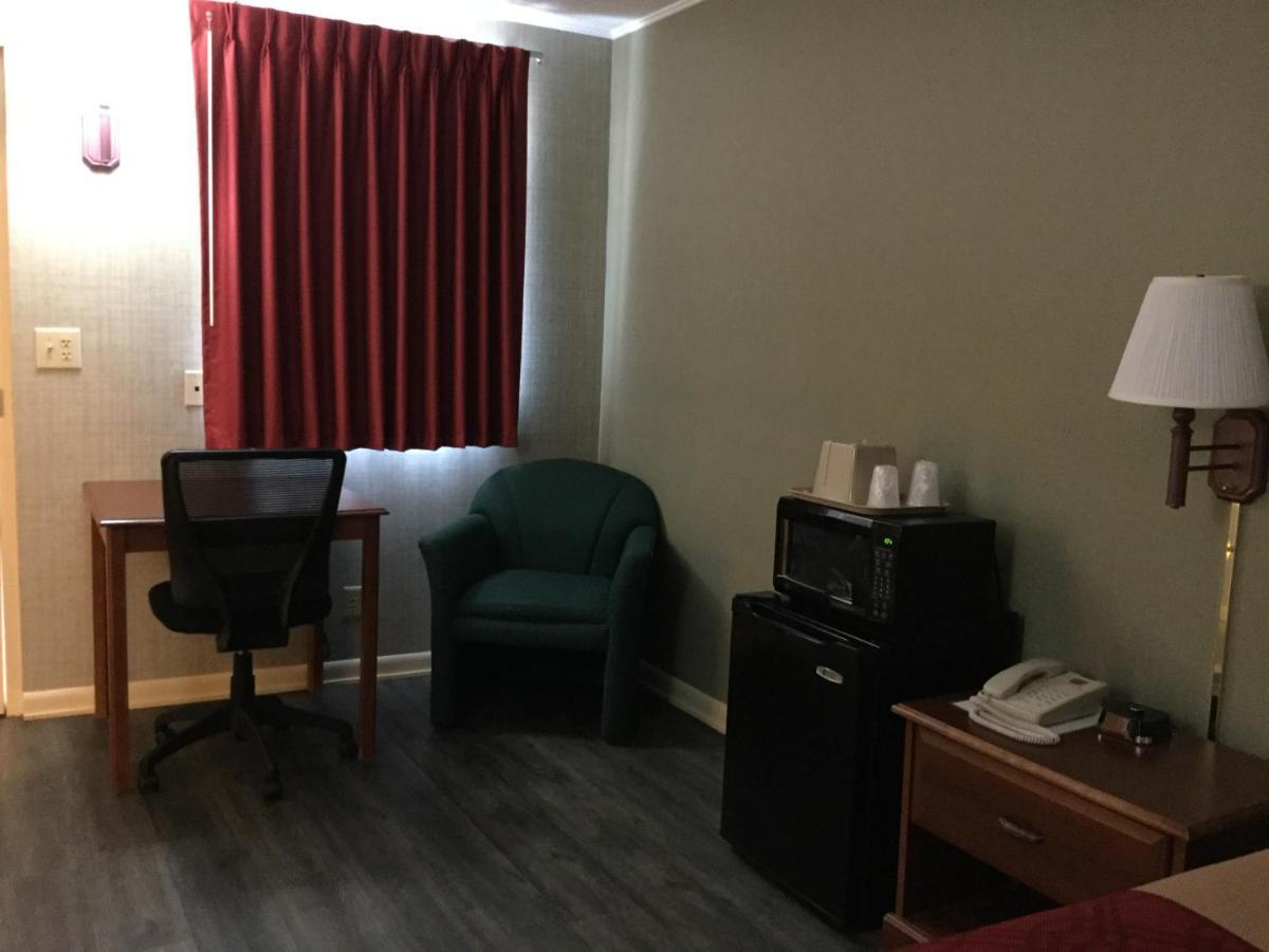 Newton Falls Falls Inn מראה חיצוני תמונה
