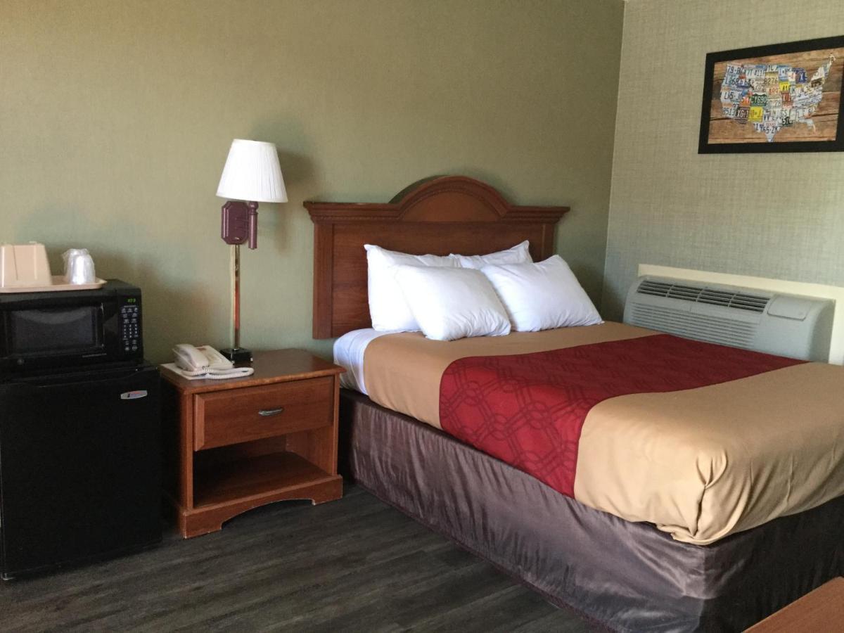 Newton Falls Falls Inn מראה חיצוני תמונה